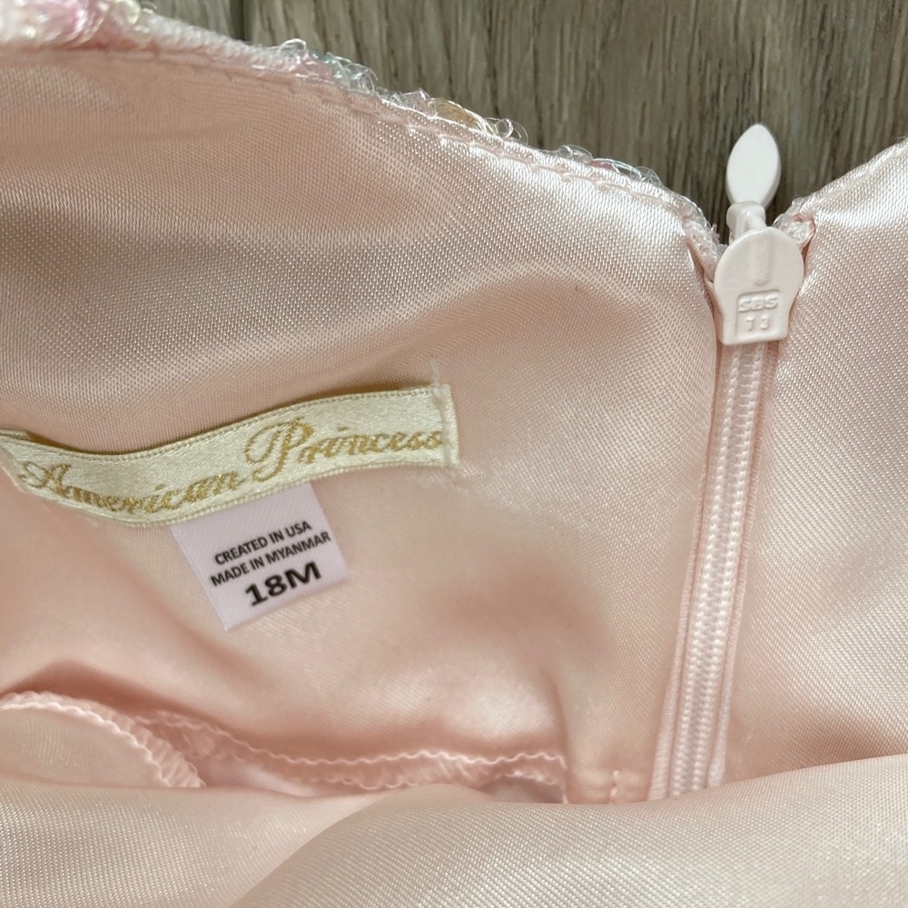 American Princess Dress Sweetheart Neckline Sparkly Pearls Bows 18 mo ✨ - Picture 2 of 8